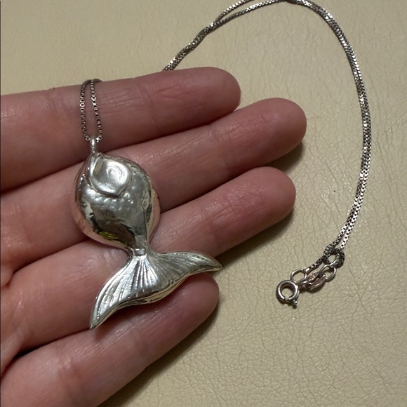 Beautiful Sterling Silver 925 Fish Pendant Necklace chain size 16’ - Picture 9 of 17